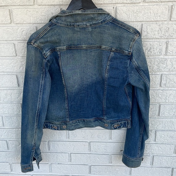 Levi’s Cropped Denim Jacket - Picture 3 of 3